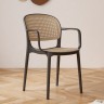 Пластиковый креативный стул черного цвета из ротанга с плетеной спинкой