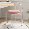 Стильный стул прозрачного цвета с персиковой мягкой подушкой